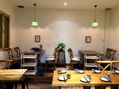 -猫爷的腔调·黔小馆(交大医学住宅区店)