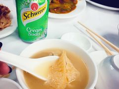 鱼翅煲-新陶陶酒家