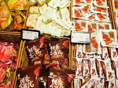 -来伊份1038(新村路三店)