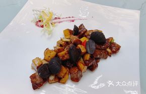 Black Garlic Mushroom Beef Cubes