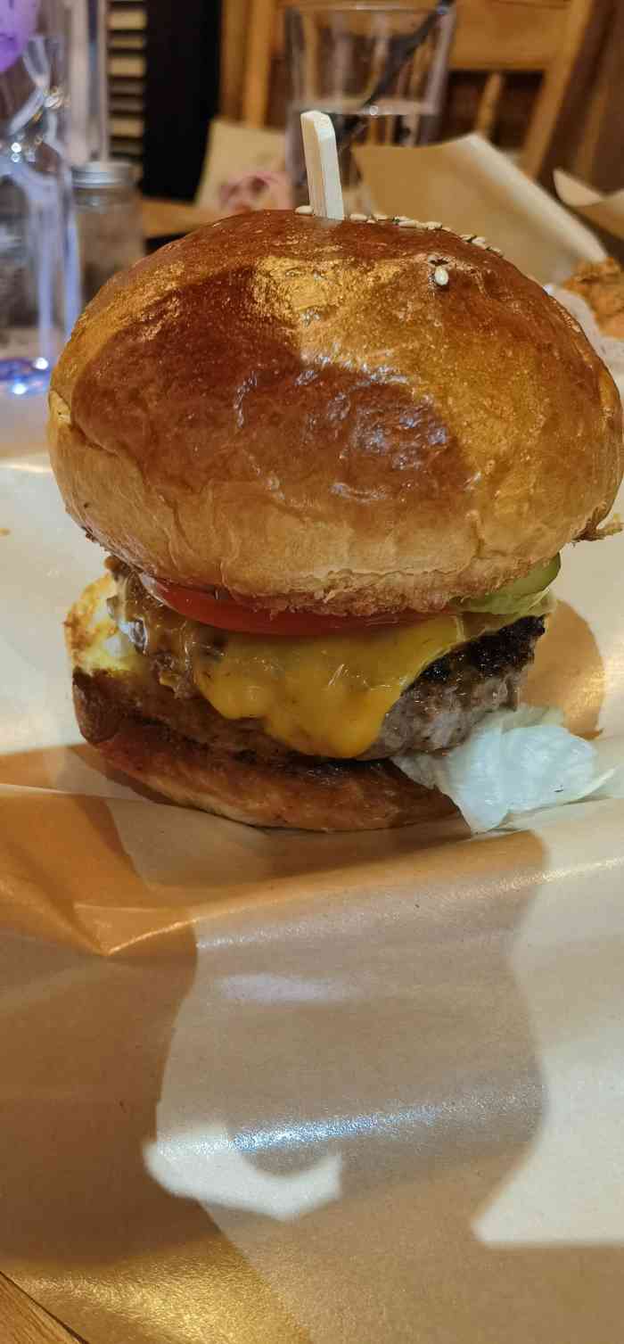 lone star 孤星汉堡-"第二次来这家汉堡店了第一次去吃是觉得薯.