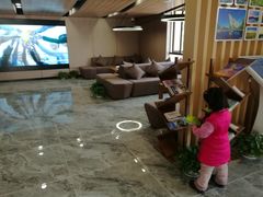 -上海佘山国家森林公园东门地面停车场