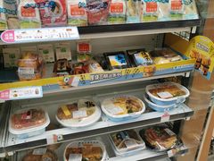 -全家便利店(洛川东路店)