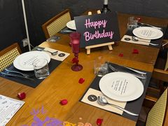 -Mark&Mars Restaurant