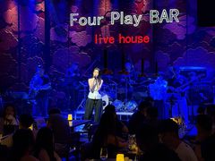 -FOUR PLAY BAR