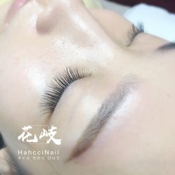 -花岐款式专研健康美甲沙龙