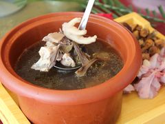 菌菇老鸡汤-仰天皇厨(抱石大道店)