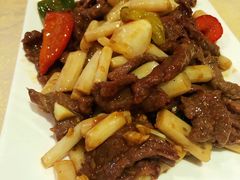 花生芽炒牛肉-粤北餐馆