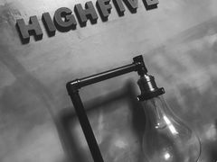 -HIGH FIVE哈福手工汉堡(桂林路店)