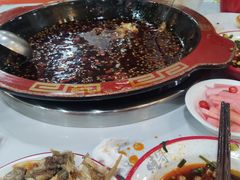 -烧哥美蛙肥肠鱼火锅·十五年社区店