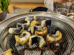 -围炉肉舍•炭烤活鳗•丹东海鲜烤肉(步行街店)