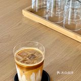 发现UCC开了一家独栋工业风咖啡店