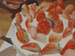 草莓蛋糕-MI WU FACTORY米屋美食工厂餐厅(绿地店)