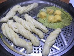 -粘豆包柴火铁锅炖