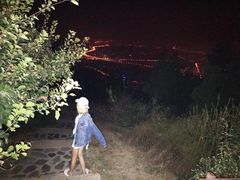 -鬼笑石后山停车场