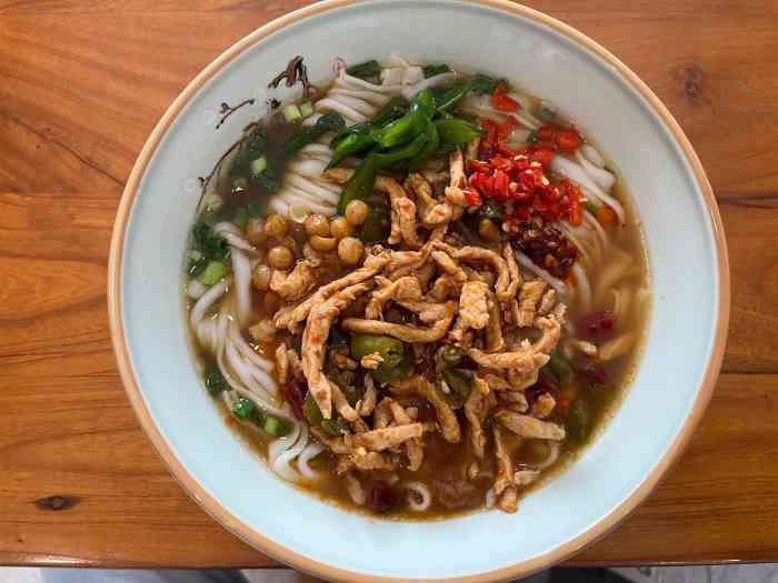 原生煨码粉(江汉大学店)-"下午加班肚子饿就找到了这家店,位置就在江.