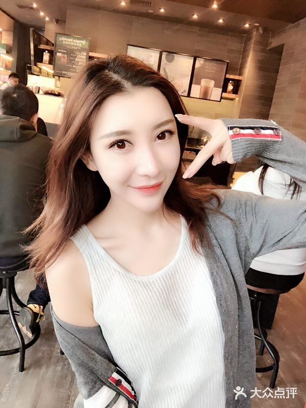 现在可以说是颜值担当了。怎么讲 两个月变化还蛮大的