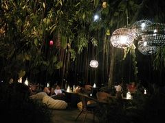 -乌托邦酒吧和餐厅