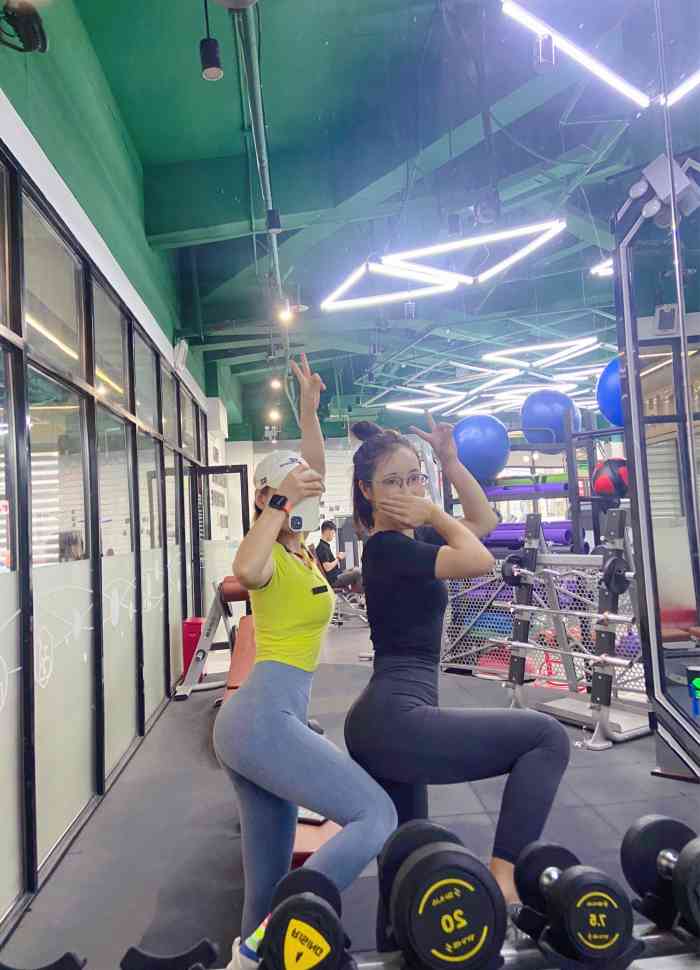 陈艳教练小姐姐甜美可人认真负责