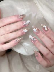 -Fanni美甲美睫皮肤管理