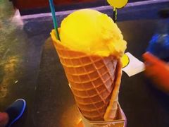 -莓园冰淇淋店
