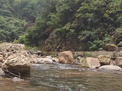 -安吉龙王山峡谷漂流
