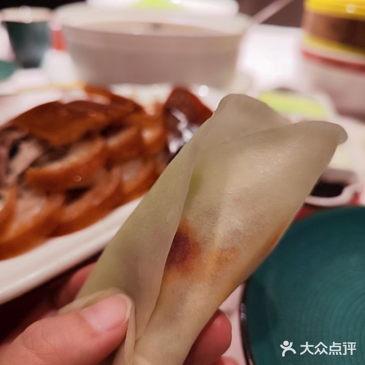 宝子们，今天来吃亚运村的大鸭梨啦！