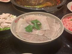 -茅草房·河畔园林火锅