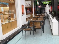 露天位-好利来(温江新尚天地店)