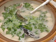 秀水砂锅鱼头-千岛湖鱼味馆(十字街总店)