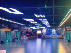 -极限PLAY运动娱乐新世界·团建派对潮玩休闲馆·室内蹦极高空游乐园