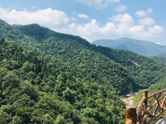 -燕子河大峡谷天坑仙境