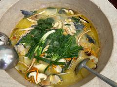 气锅鱼-姚记抚仙湖石锅鱼庄