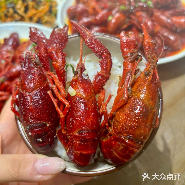 夏天吃虾，正是时候，这家满黄小龙虾也太会了吧