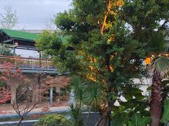 -茅草房·河畔园林火锅