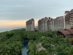 -三亚湾海居铂尔曼度假酒店