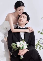 -喜爱高定婚纱摄影