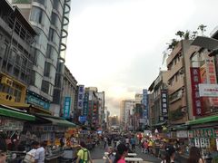 -六合夜市