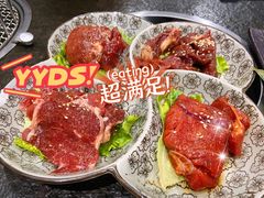 招牌四味坛子肉-芝士牛炭火烤肉