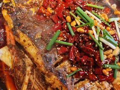 -鸣记脆皮烤鱼·海鲜烤鱼(三八广场店)