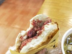 腊牛肉夹馍肥瘦-邢老三肉丸糊辣汤(凤城六路店)