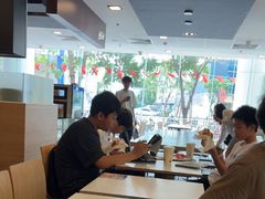 -麦当劳(假日广场店)