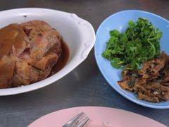 -Kha Mu Charoensang(Silom)