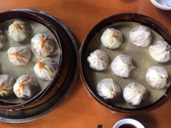 蟹粉小笼包-忆秦园小笼包(惠山古镇总店)