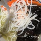 桂林米粉和云南米线都是不错的当地美食吧，当地人比较喜
