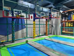 -反弹蹦床公园·亲子乐园·团建·派对(尚品奥莱店)