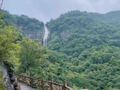 -燕子河大峡谷天坑仙境