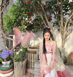 -一揽芳华汉服旗袍体验馆(拙政园店)