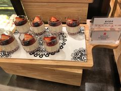 意式奶冻-融信华邑酒店·鲜艳西餐厅
