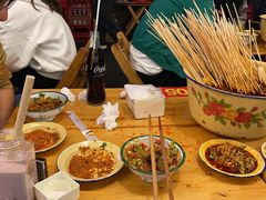 -拈签一笑黄牛肉辣卤串串
